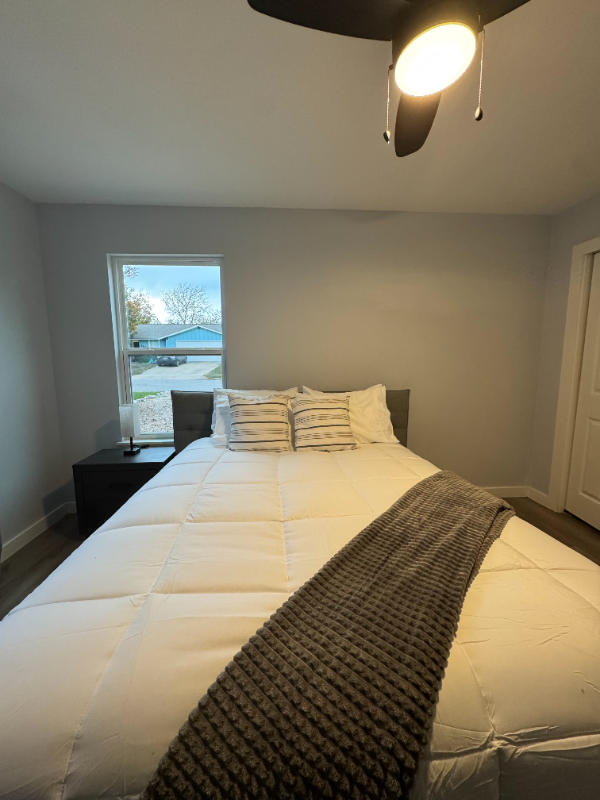 Building Photo - 1501 Sagebrush Dr