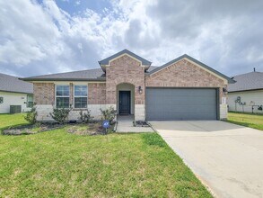 Building Photo - This stunning 4-bedroom, 2-bathroom Rosharon lease features modern upgrades, an open-concept layo...
