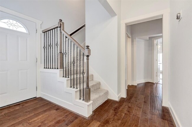 Building Photo - 615 Allston St