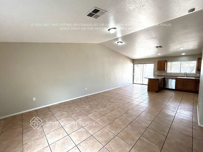 Building Photo - 5634 S 13th Ave
