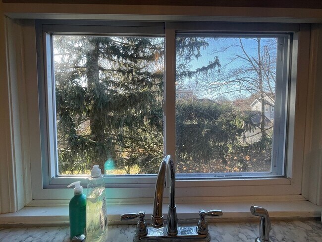 Building Photo - 1420-1426 Centre St