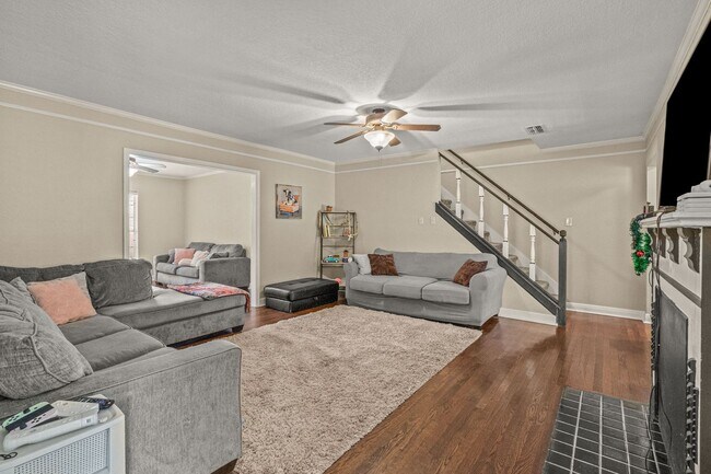Building Photo - 3518 Westcliff Rd S
