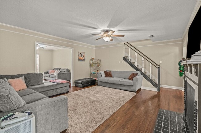 Building Photo - TCU-3518 Westcliff Rd