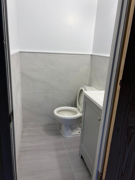 half bath in master bedroom - 4115A 75th St