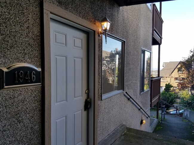 Building Photo - 1948 8th Ave W