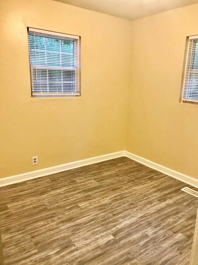Building Photo - Come see this Newly renovated 2 Bedroom 1 Bath home in Gastonia