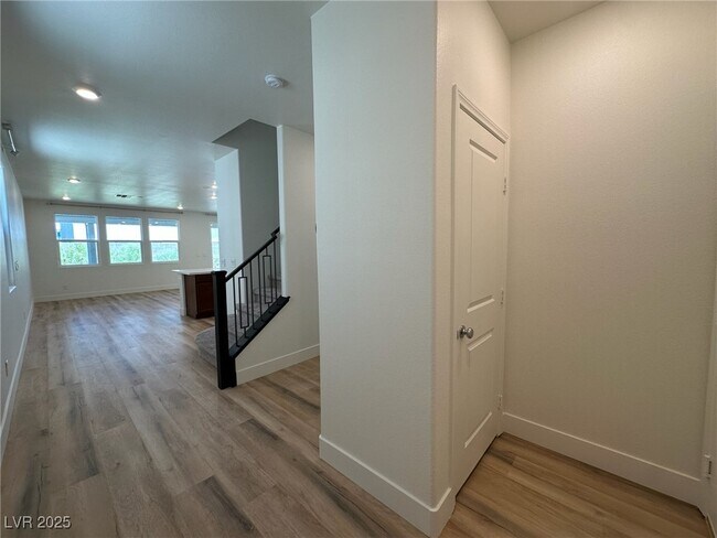Building Photo - 6988 Sylmar Ave
