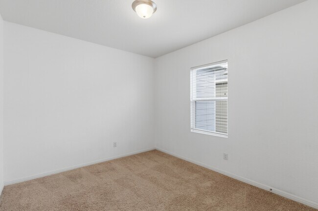 Building Photo - 211 Shiro Dr