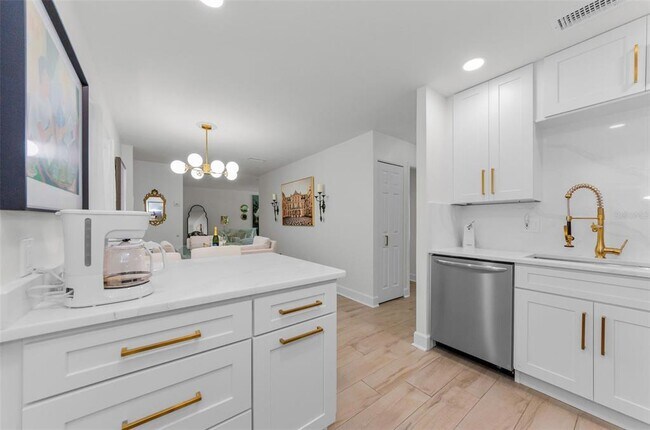 Building Photo - 2700 Bayshore Blvd