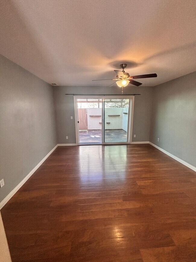 Building Photo - TOWNHOME FOR RENT IN CLAIREMONT - 2BD/1.5BA - ONLY $3,195/MO
