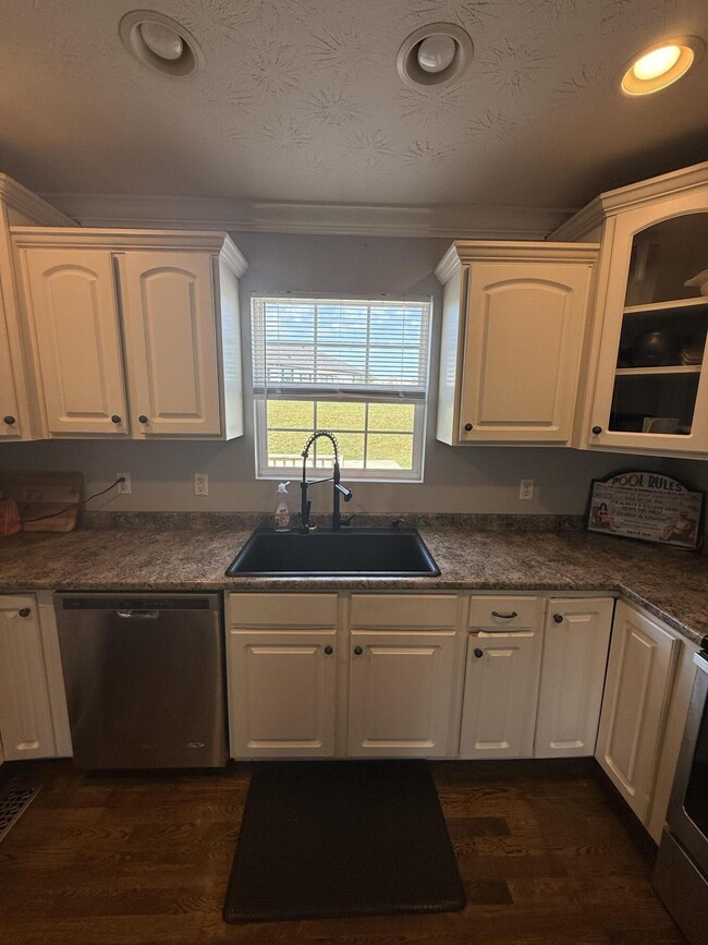 Building Photo - 426 Bryants Way