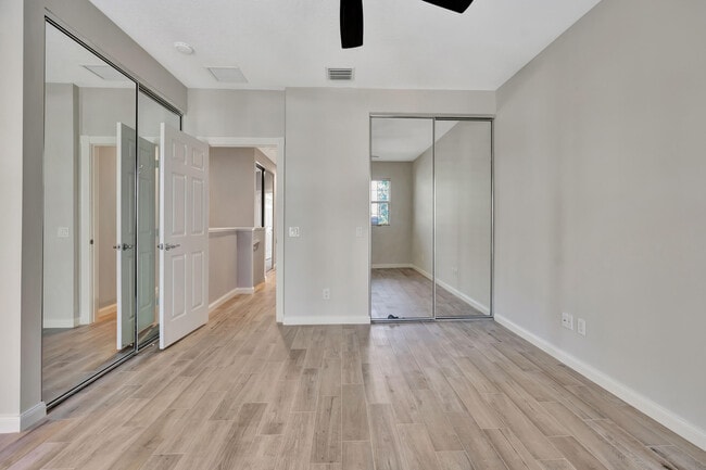 Building Photo - 2873 E Community Dr