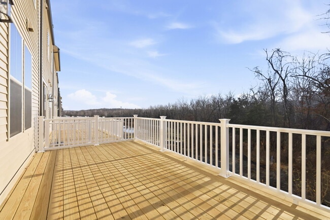 Building Photo - 1017 Venifena Terrace SE