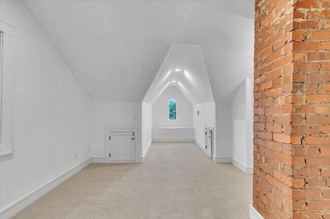 Building Photo - Historic Charm Meets Modern Elegance in Sa...
