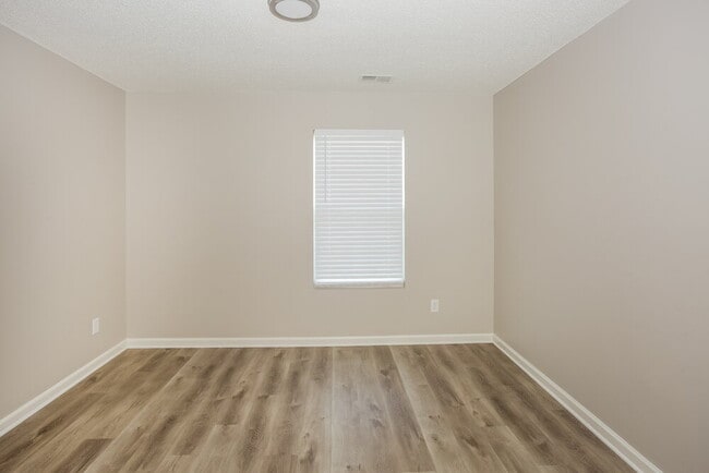 Building Photo - 5830 Dove Point Dr SW