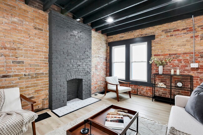 Building Photo - 1010 Bruck St