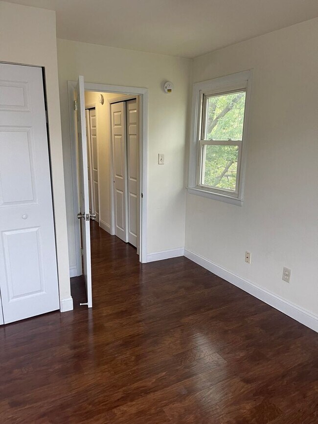Building Photo - Alban Park Townhome