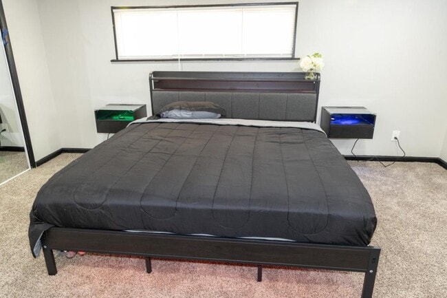 Building Photo - 810 Woodbine Rd