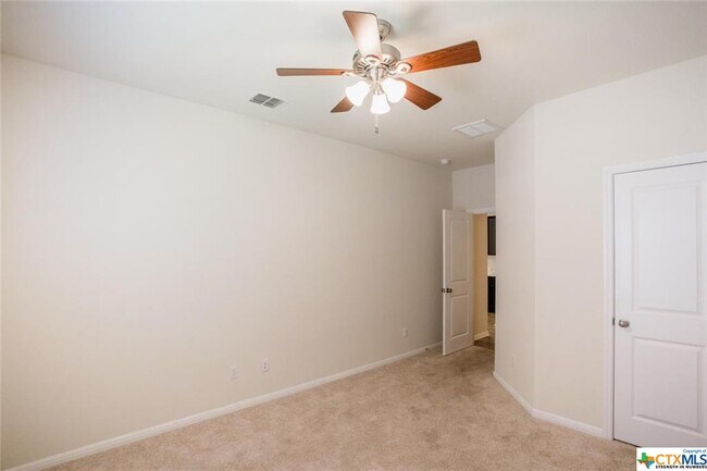 Building Photo - 242 Mossycup Dr
