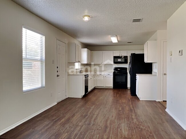 Building Photo - 1039 Mazourka Dr