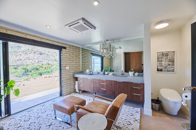 Building Photo - 4016 E Flynn Ln