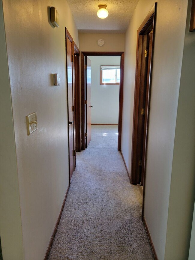Building Photo - 2 Bedroom Duplex