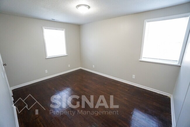 Building Photo - 581 Seminole Cir