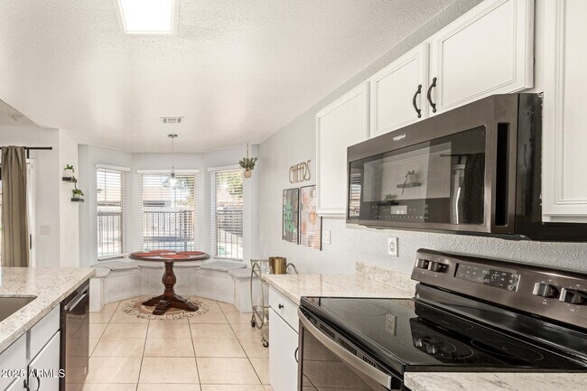 Building Photo - 7748 W Minnezona Ave