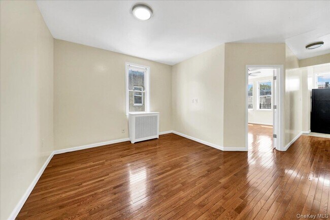 Building Photo - 3 221st St