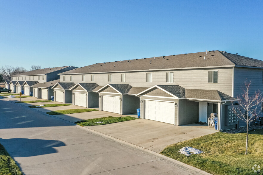 Primary Photo - Beal Townhomes