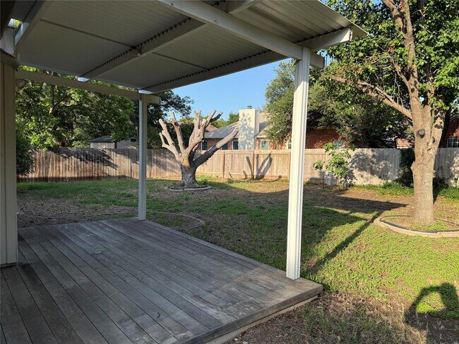 Building Photo - 1316 Mesquite Rd