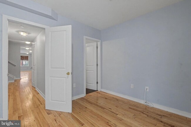 Building Photo - 1515 W Oxford St