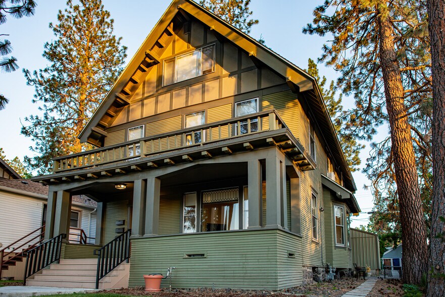 Building Photo - 1111 W 12th Ave