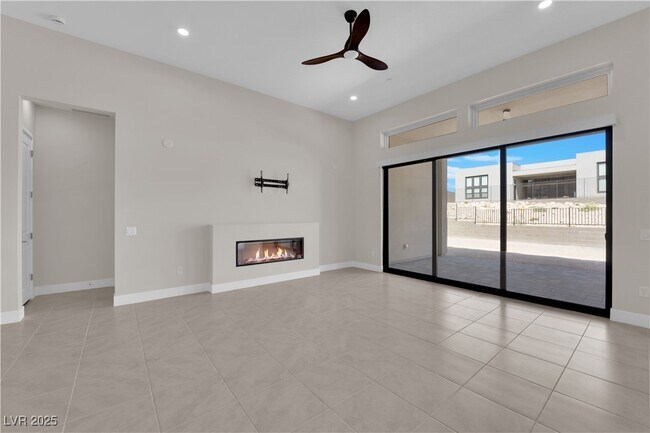 Building Photo - 11032 Rolling Vista Dr