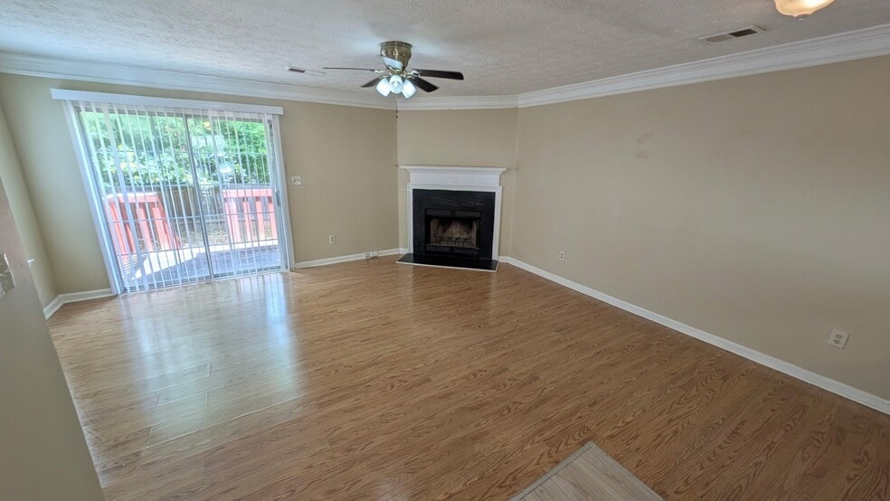 Building Photo - 3909 Meadow Creek Dr