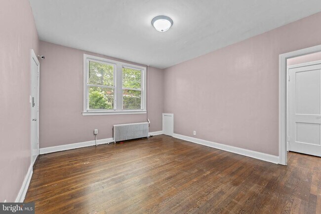 Building Photo - 1617 F St NE