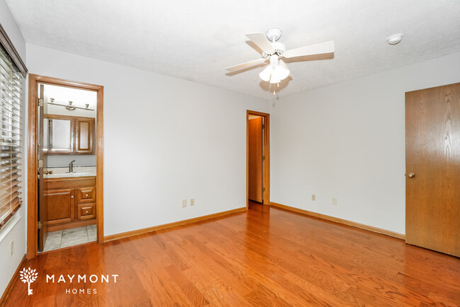Building Photo - 7512 Hazeltine Ct