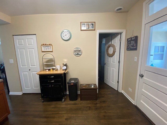 Building Photo - 5546 N Marmora Ave