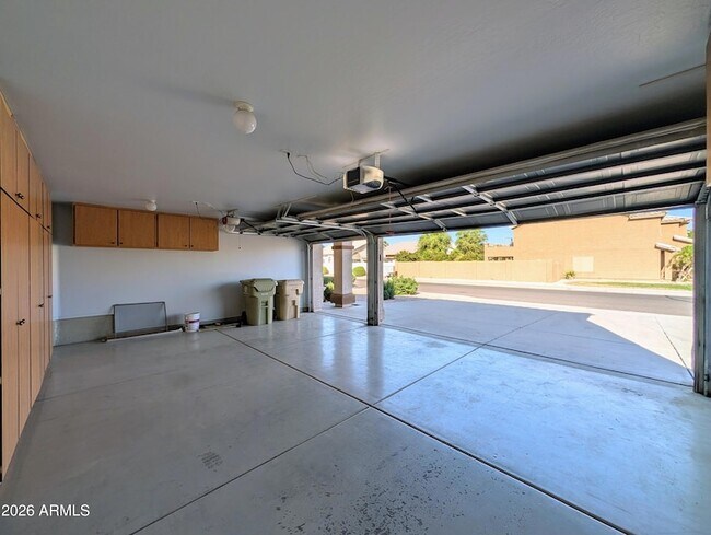 Building Photo - 6416 N 78th Ln