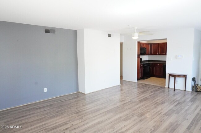 Building Photo - 10115 E Mountain View Rd