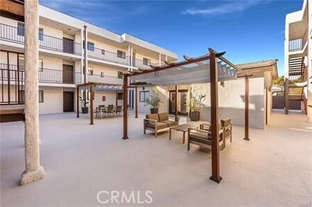 Building Photo - 835 E Lomita Ave