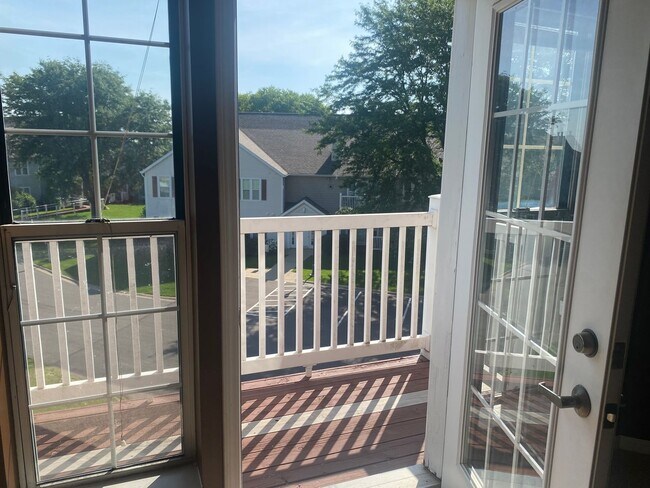 Building Photo - 2 Bedroom 2 Bathroom with Loft- Available Now!