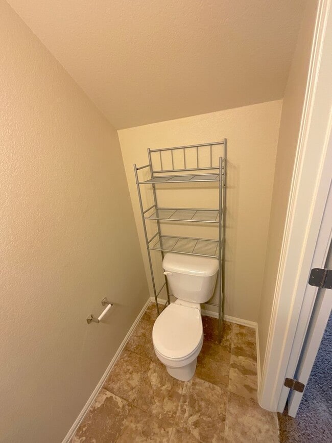 Building Photo - 3 Bedroom Townhome Available Near S Union Blvd & Monterey Rd!