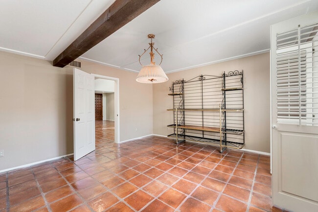 Building Photo - 369 Avenida Granada St