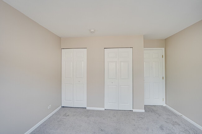 Building Photo - 3399 Ravinia Cir