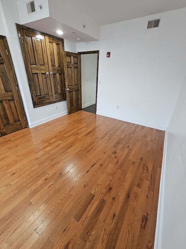 Building Photo - 1229 N 15th St