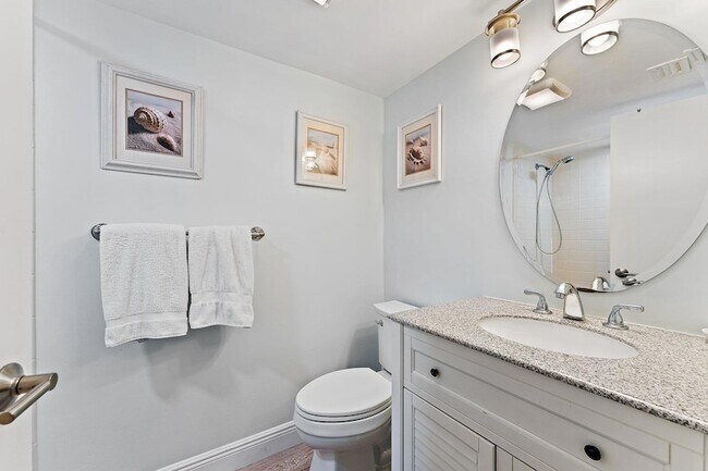 Building Photo - 353 S US Hwy 1