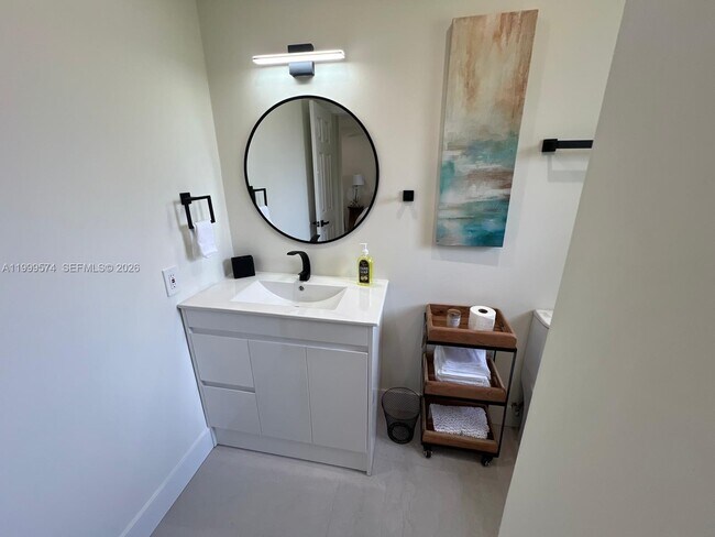 Building Photo - 503 Jackson Ave