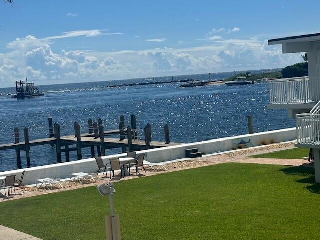 Building Photo - 2508 Bay Dr