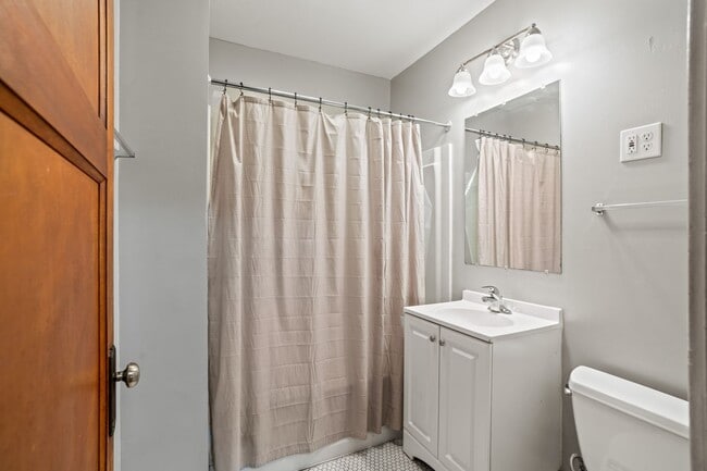 Building Photo - Maryland Upper near UWM